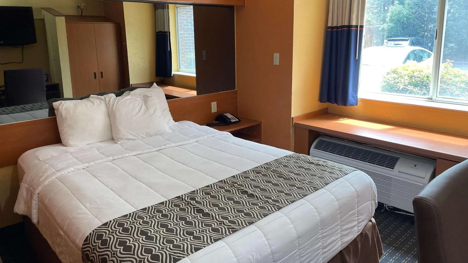 Microtel Inn & Suites Newport News 2*,